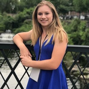 Meet your Posher, Ashley